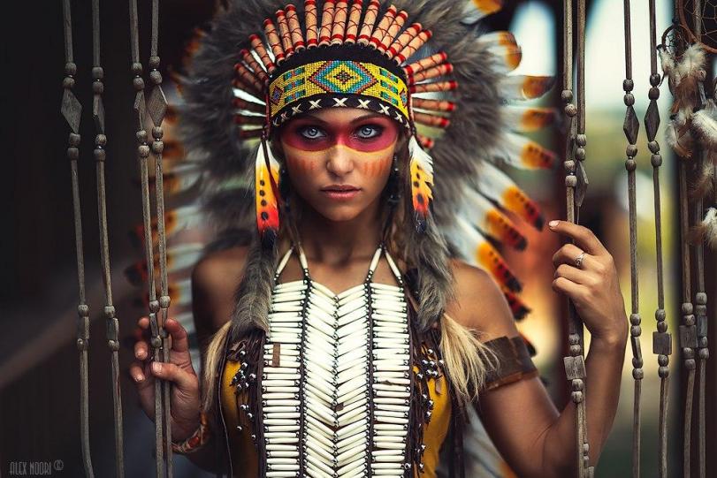 Фото Девушка косплей индейцы