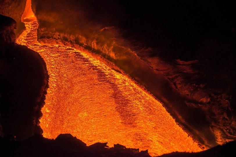 вулкан извержение плоский толбачик вулканы камчатки камчатка катаклизм лава лавовые реки ночь Пейзаж крсивые картинки