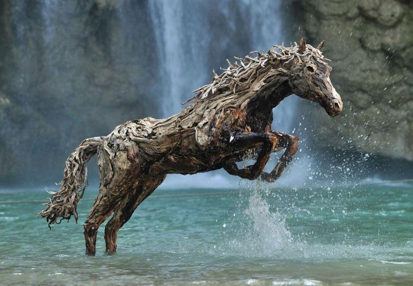 лошади  Деревянная скульптура скульптура прямые руки